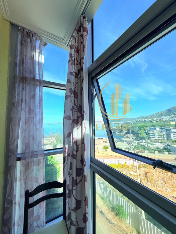 🌊 JEPET ME QIRA AFATGJATË – APARTAMENT ME PAMJE TOTALE NGA DETI | MARINA BAY, VLORË 🏖️