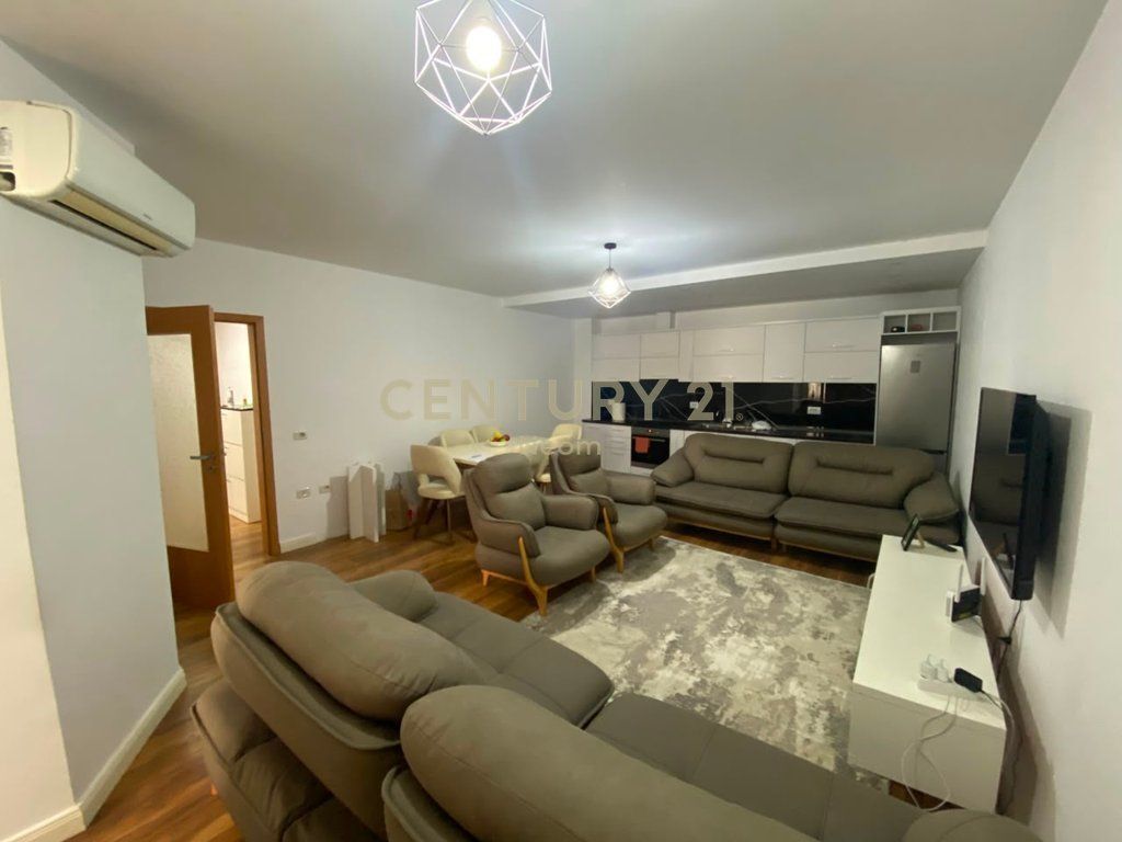 Jepet me Qira Apartament 2+1 te Liqeni i Thate