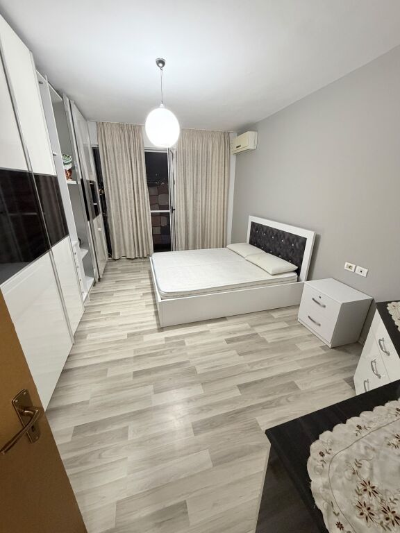 Jepet me qira 2+1+1 MISTO MAME 550 mije leke