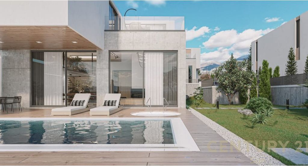 VILLA CON PISCINA IN VENDITA A FARKE
