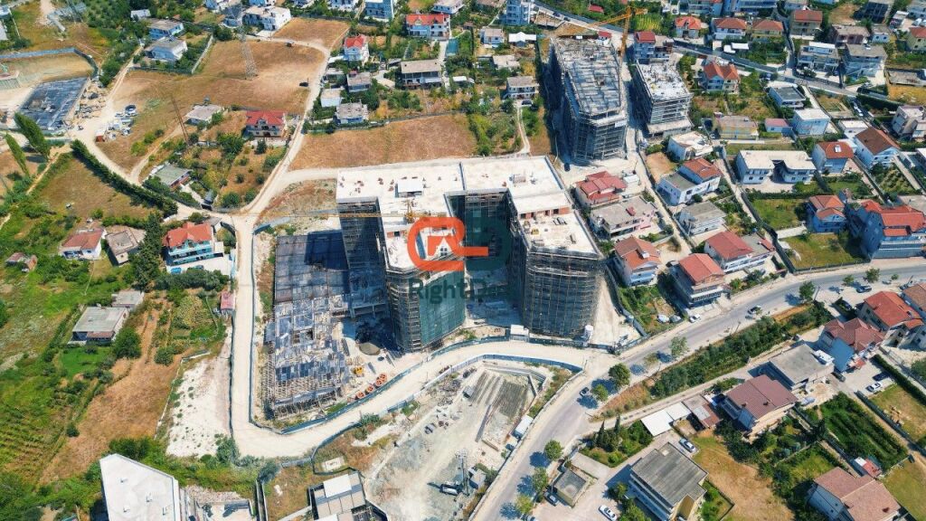 At Aluna Complex Paskuqan, 1+1 Apartment for Sale, With a Regular Layout !!!