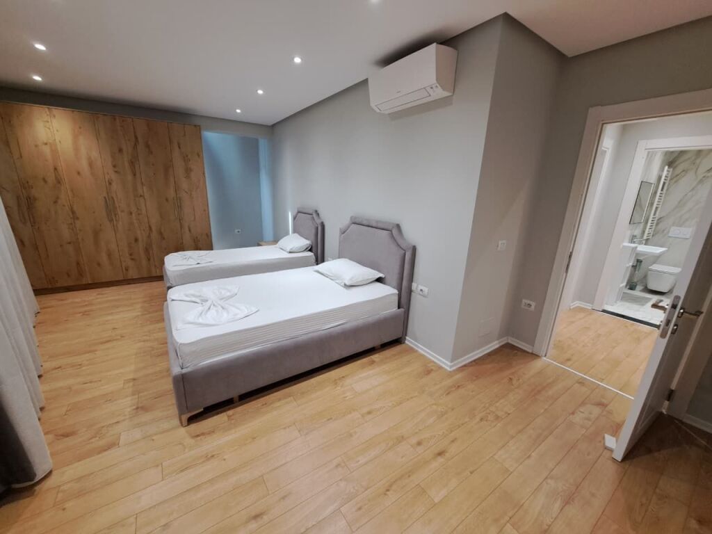 Great 2+1 apartment with 2 bathrooms for rent at Selvia, near VILA GOLD in Tirana ID 5839