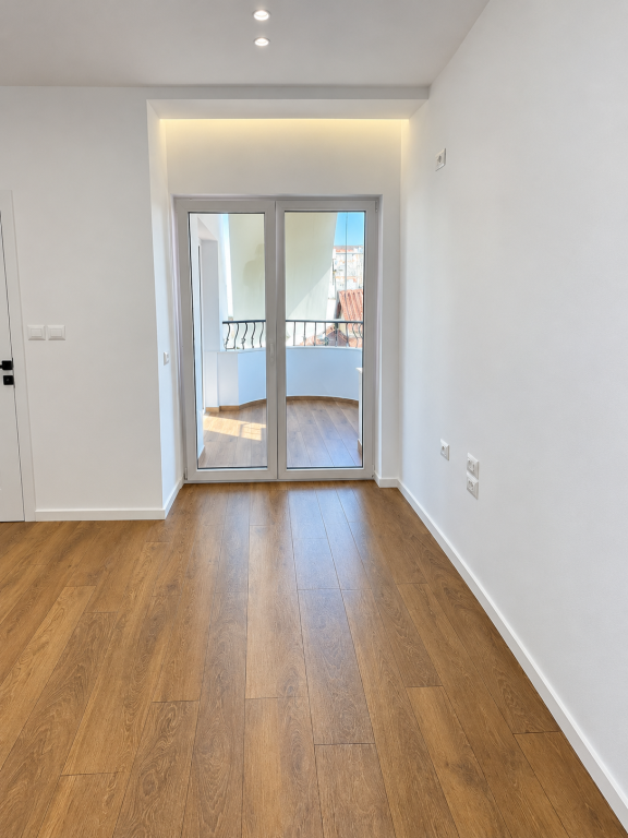 1+1 apartment for sale at 21 Dhjetori (Mozaiku)