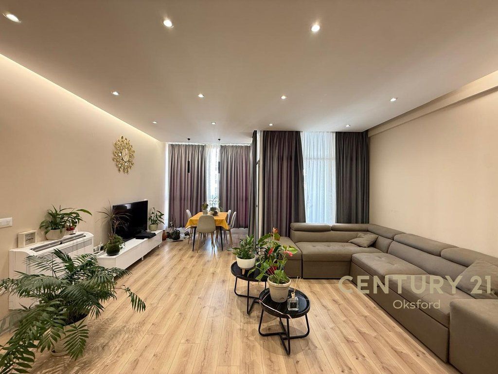 WE ARE SELLING A 2+1+2 APARTMENT AT USLUGA, THE NEW BOULEVARD, TIRANA!