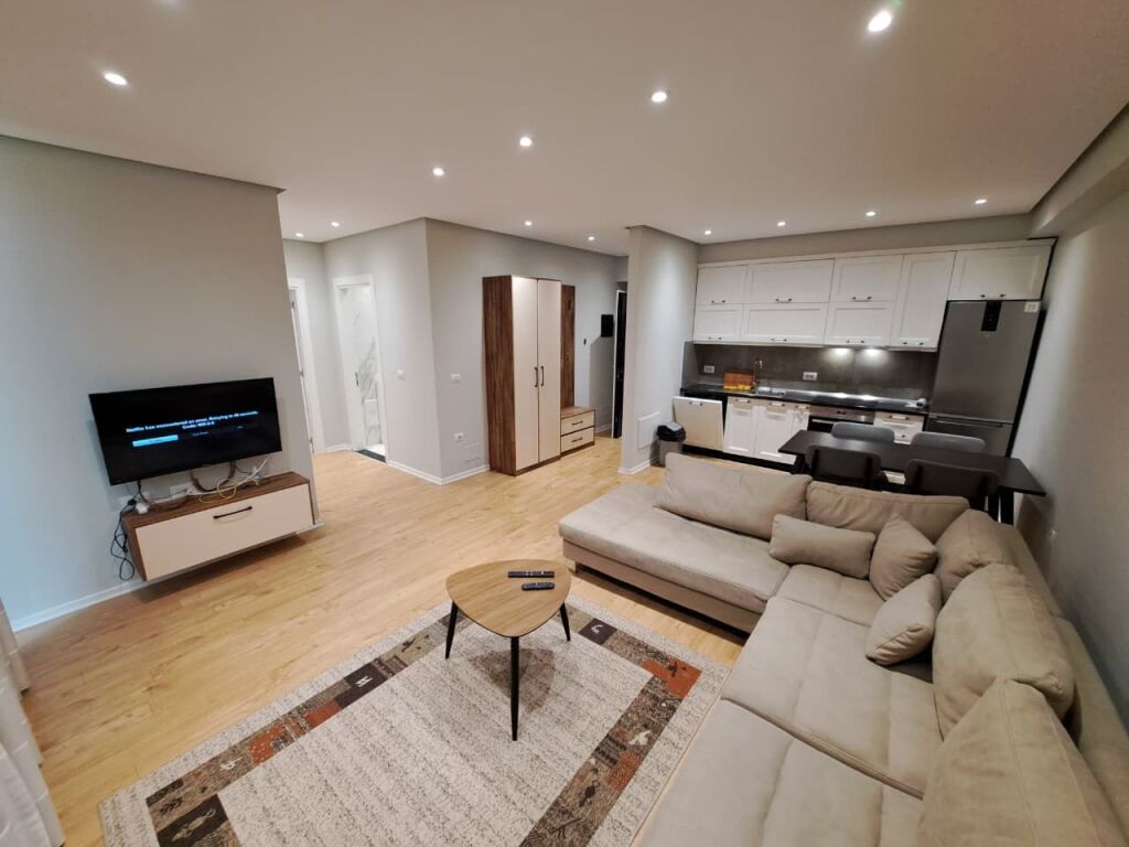 Splendido appartamento 2+1+2WC in affitto a Selvia, vicino a Villa Gold a Tirana, ID 5839
