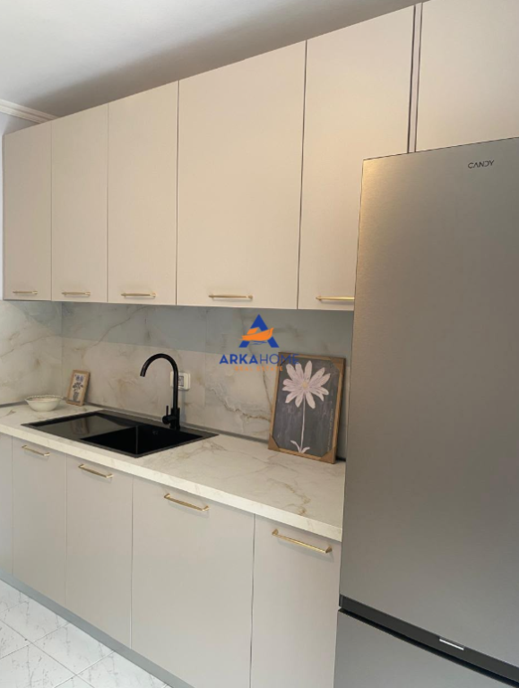 2+1 APARTMENT FOR RENT WITH BALCONY "KAVAJES STREET" 65,000 LEKE