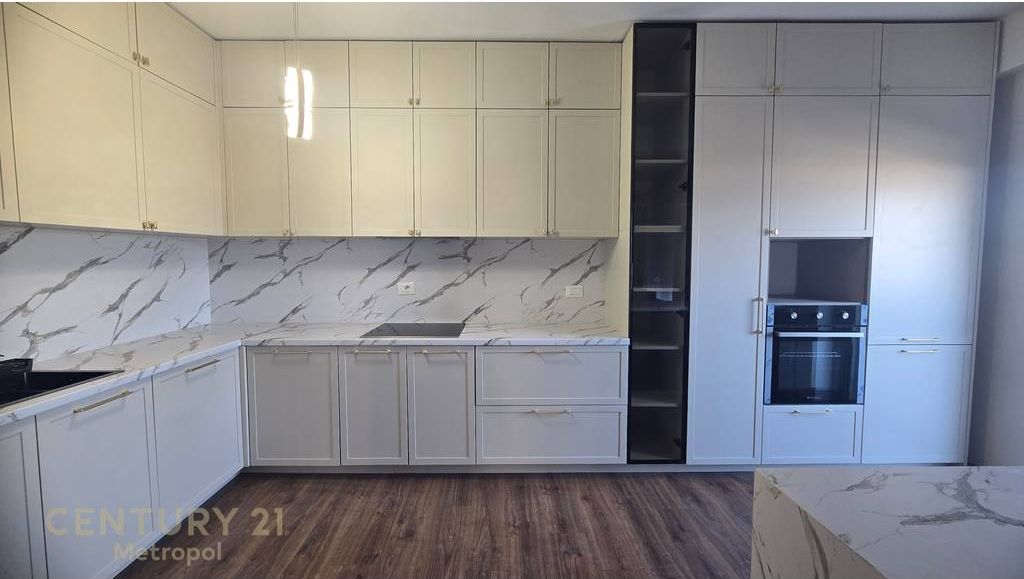 Japim me qira apartament 2+1+2+ parkim te Rezidenca Kodra e Diellit 2!