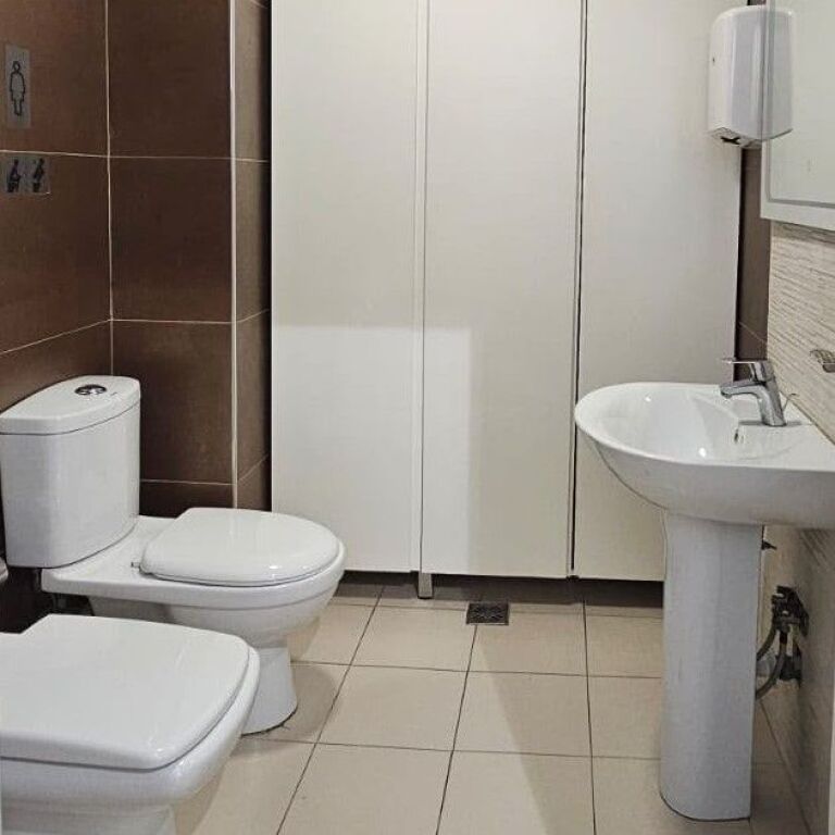 🏢 JEPET ME QIRA AMBIENT ZYRASH – KOMUNA E PARISIT
