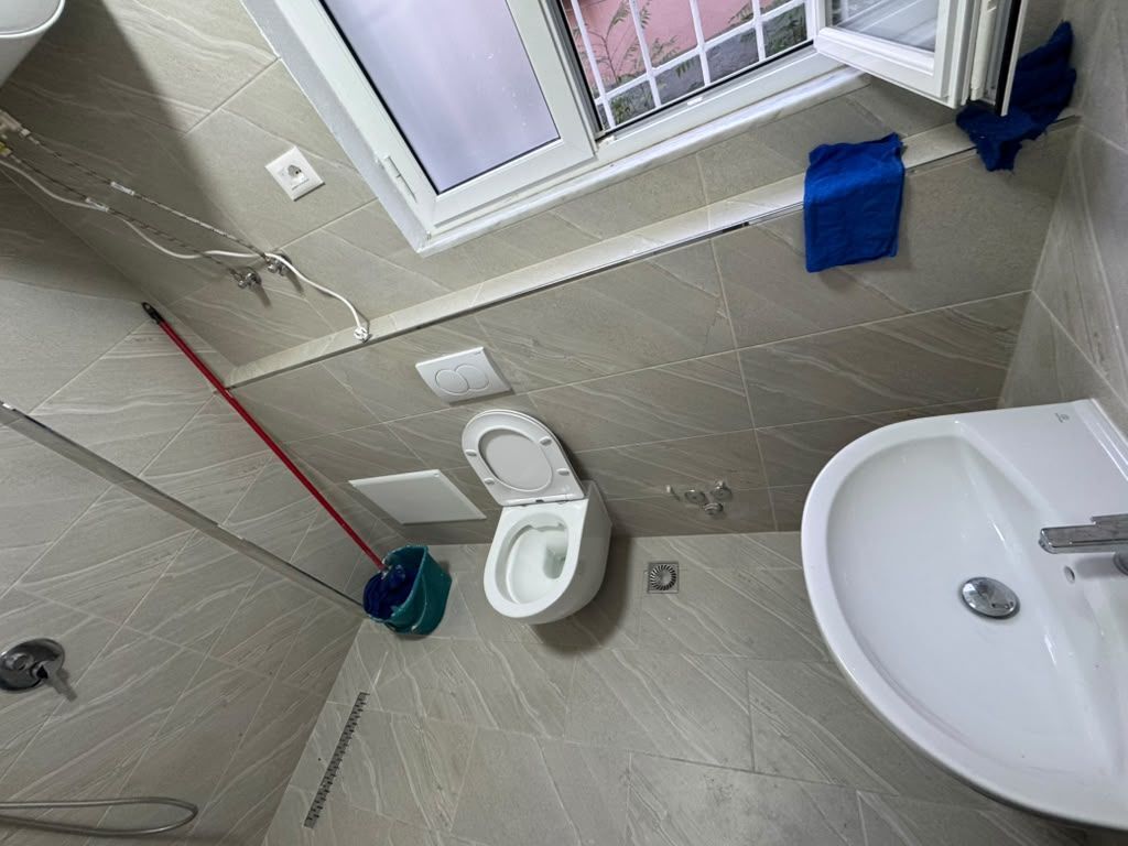 🏡 JEPET ME QIRA APARTAMENT 2+1!  📍 Adresa: Rruga Myslym Shyri, pranë karburantit Kastrati