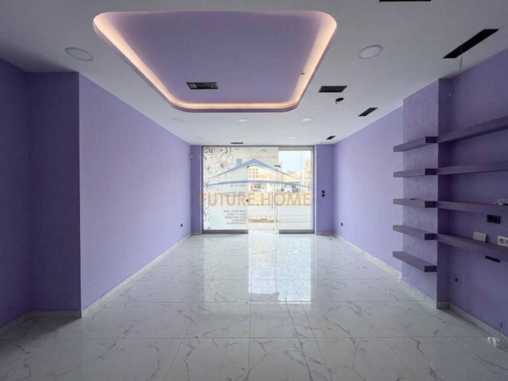 Locale commerciale in affitto, Bllok