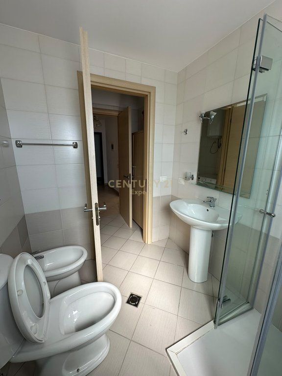 1+1 Apartment for Rent – Kontakt Complex, Tirana
