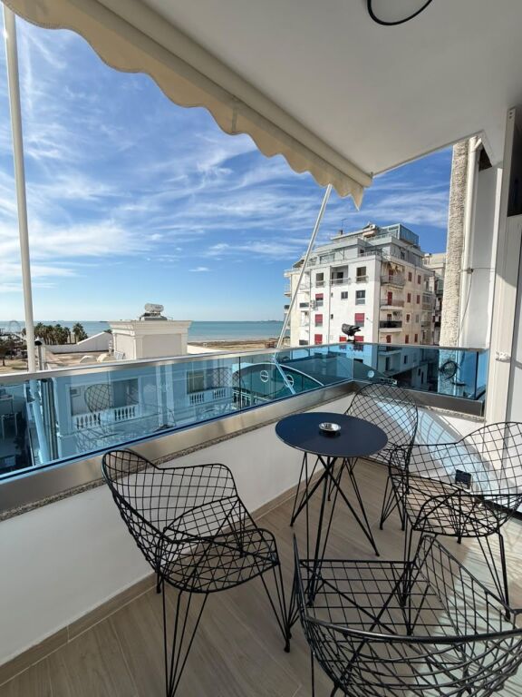 SHITET APARTAMENT ME PAMJE TË PLOTË DETI – NJË MUNDËSI EKSKLUZIVE! 🌊