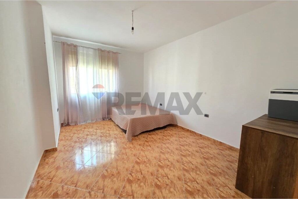 Apartament me qira 2+1+2