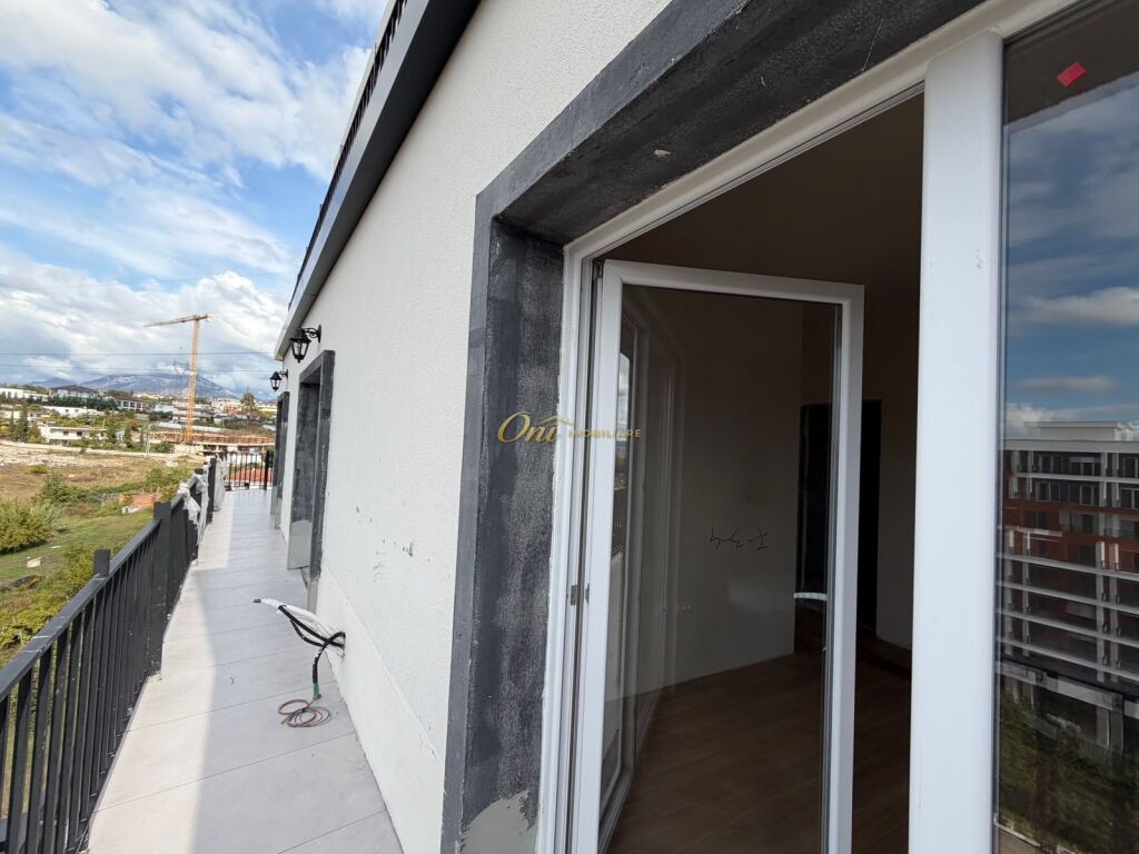 PASKUQAN SHITET APARTAMENT 3+1+2