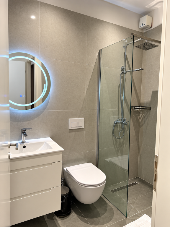 Shitet, Apartament 2+1+2, Kodra e Diellit, Tiranë.