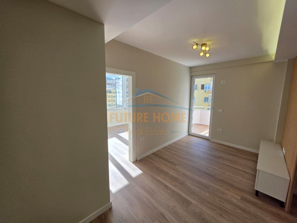 For sale, 1+1 apartment, Paris Commune!