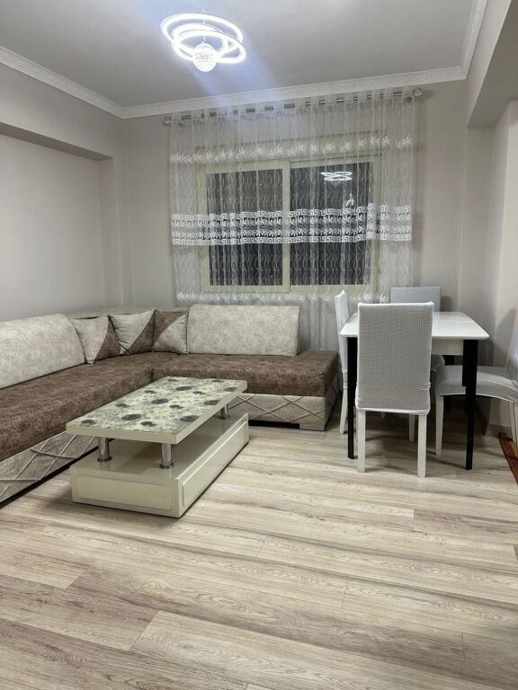 Shitet Apartament 1+1 ne Durres