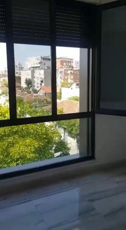 Ottimo appartamento 1+1 con vista sul giardino Ali Demi - 450Lek/mese