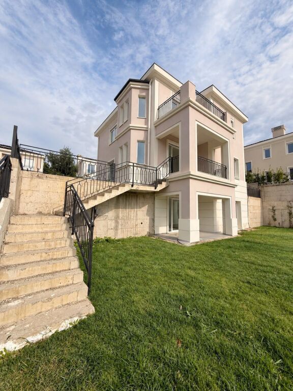 🏡 SHITET VILË LUKSOZE 3-KATËSHE | COLLINA VERDE RESIDENCE – TEG