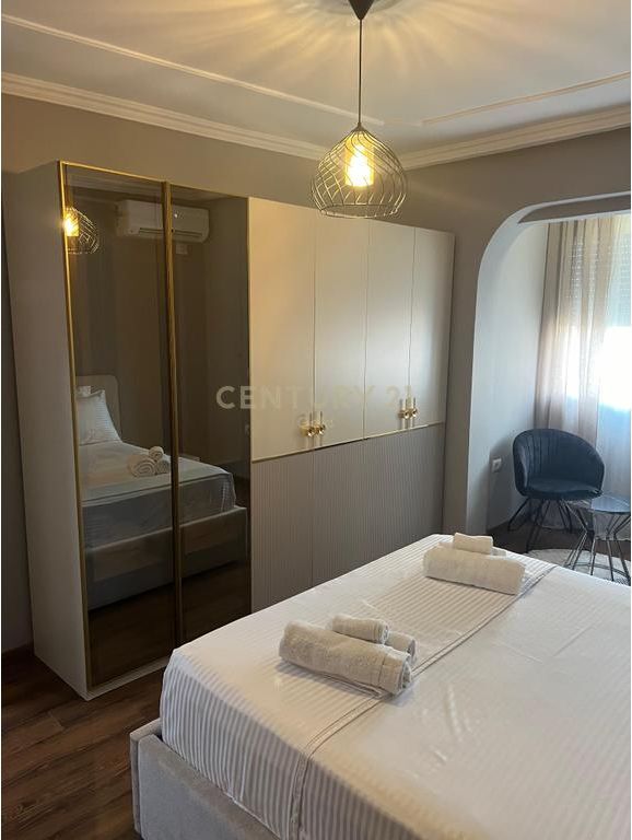 APARTAMENT 1+1 PER QERA TEK RRUGA E DURRESIT 700 € /Muaj 65,000 Lekë /Muaj