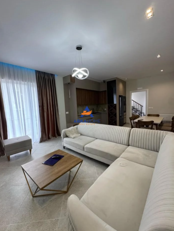 JEPET ME QERA VILE 2 KATSHE NE " TEG '200M2 1500 EURO