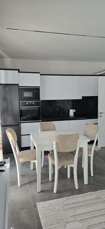 Apartament Me Qera 1+1 Tek Farmacia 10 (ID B2101954) Tirane