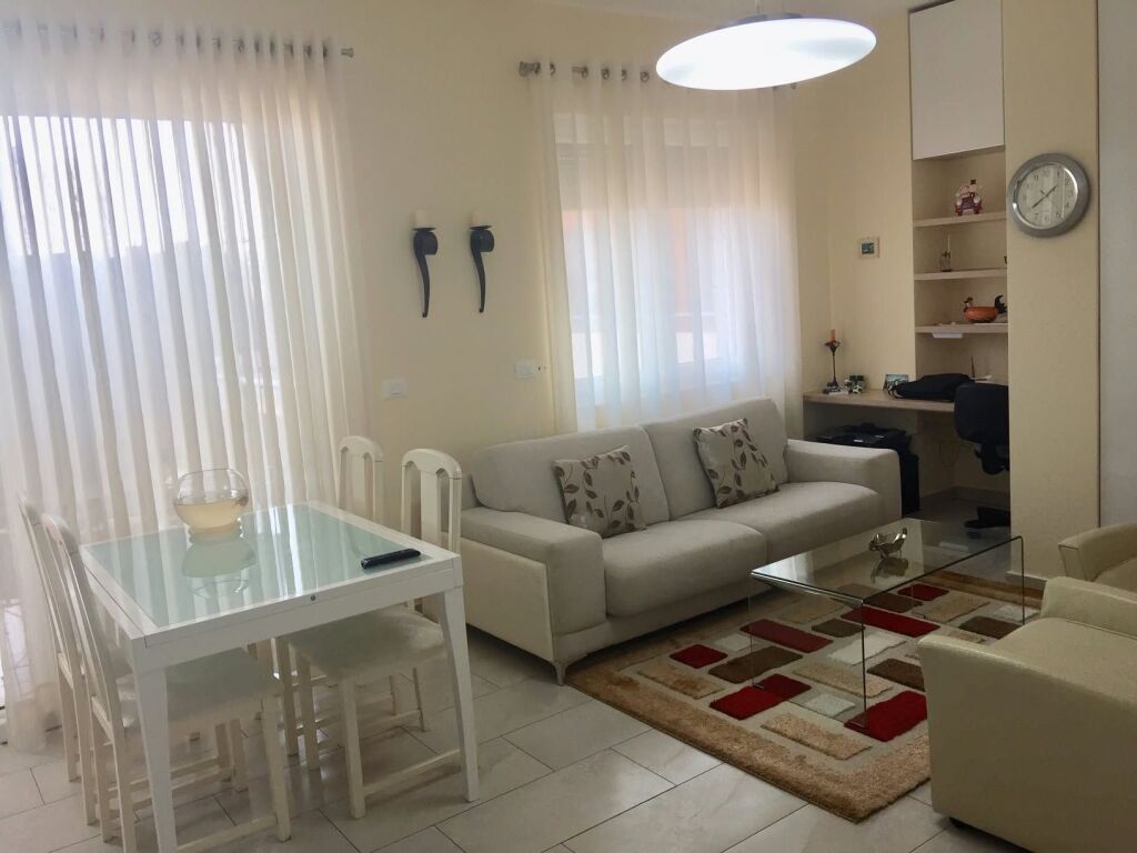 Appartamento 1+1 in Affitto in Centro (ID B21073) Tirana