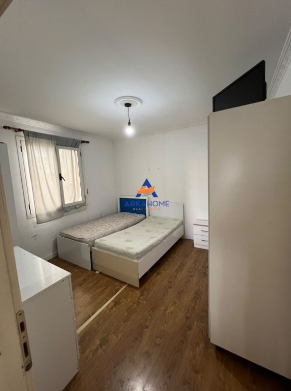 APPARTAMENTO 2+1 IN AFFITTO "VICINO A PIAZZA SHQIPONJA" 30.000 LEKE