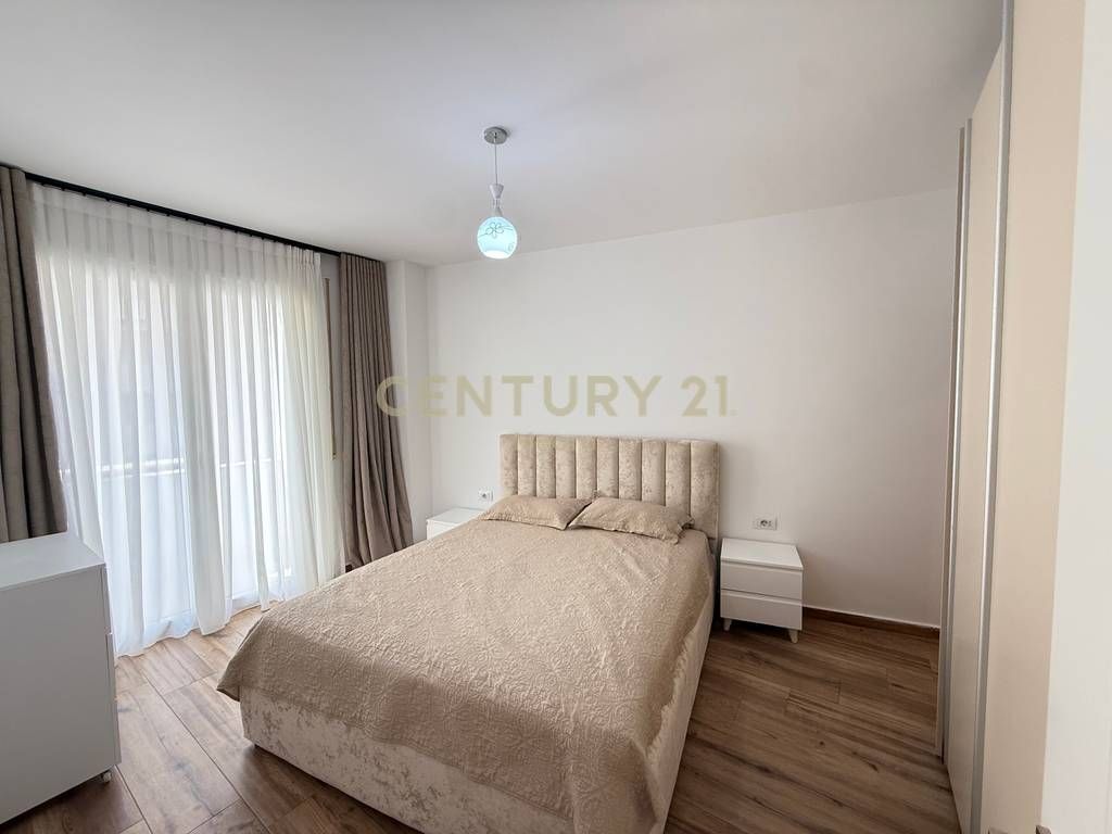 Jepet me qira apartament modern 2+1+2 Liqeni i Thatë