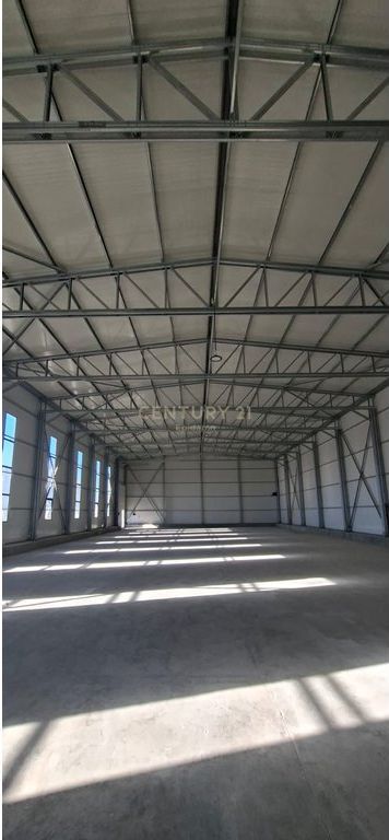 🏭 KAPANON INDUSTRIAL ME QIRA – SEKTORI RINIA, DURRËS 3500€