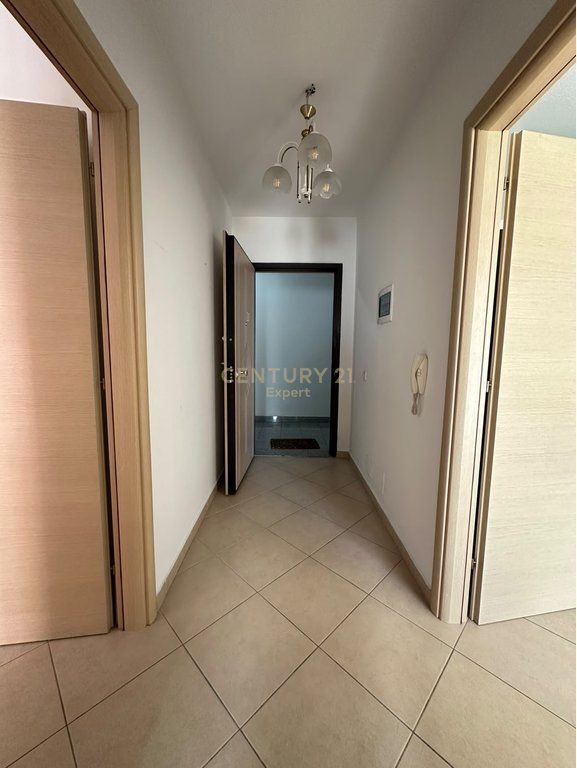 Appartamento 1+1 in Affitto – Complesso Kontakt, Tirana