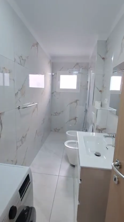 Apartament 1+1 per qera prane Ambasades Amerikane  Tirane !