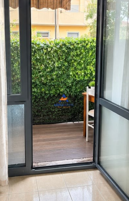JEPET APARTAMENT ME QERA 1+1+BALLKON "SHALLVARET, QENDER" 600 EURO