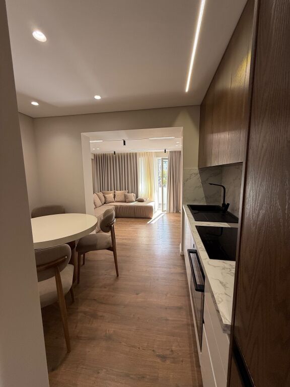 JEPET ME QIRA APARTAMENT 1+1 – SHESHI WILSON
