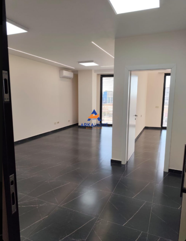 UFFICIO IN AFFITTO 75 M2 "ZOGU I ZI" 650 EURO