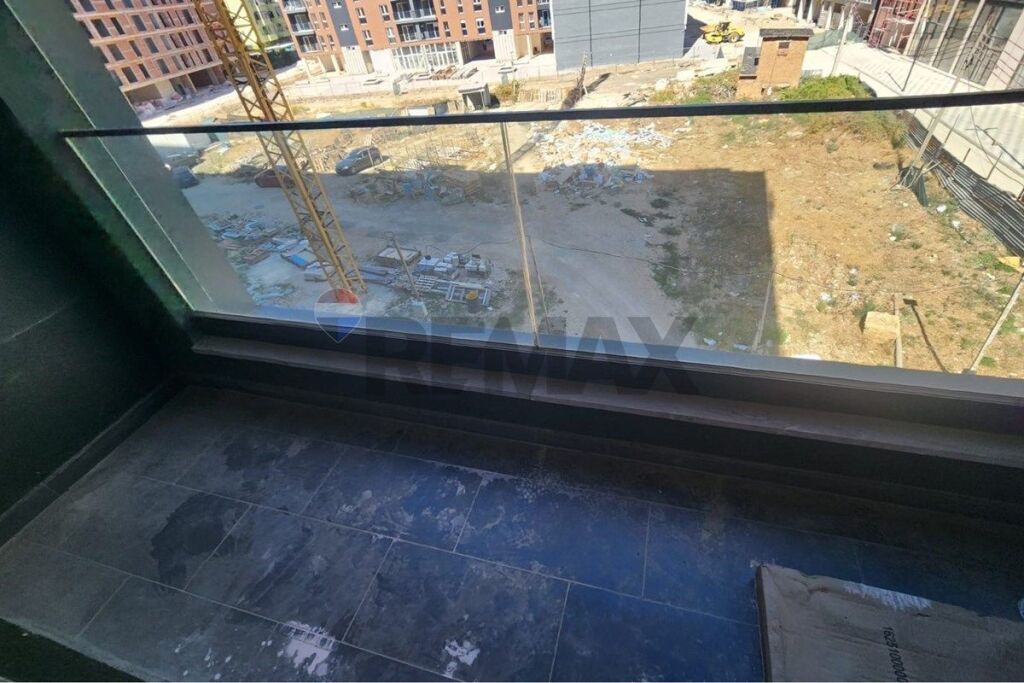 SHITET APARTAMENT 2+1 ME PARKIM, BULEVARDI I RI