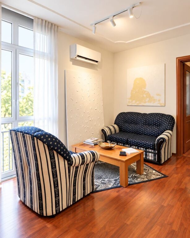 Office for rent, Myslym Shyri