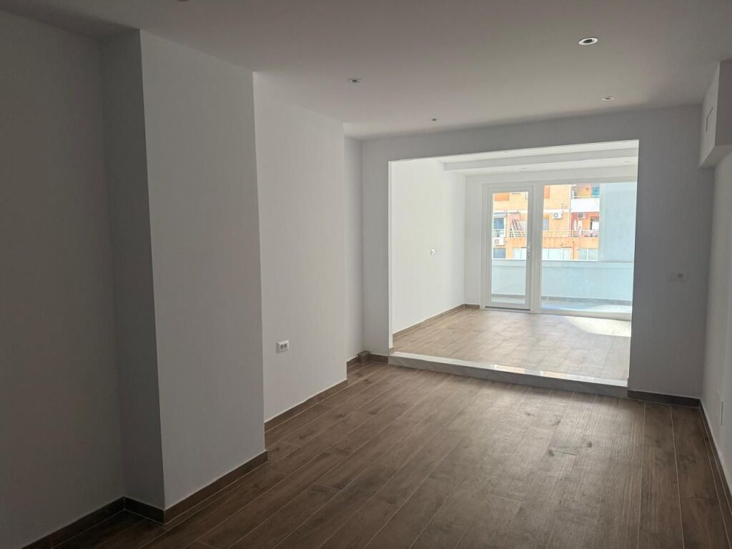 Affitto | Apartament 1 + 1 | Rruga Jordan Misja | 700 €/mese