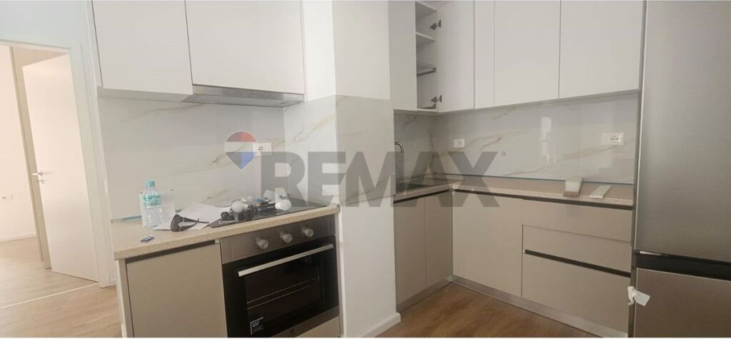 2+1 apartment for rent at Kadiu Complex, Mangalem!