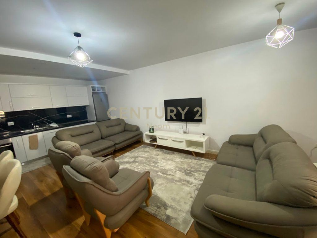 Jepet me Qira Apartament 2+1 te Liqeni i Thate