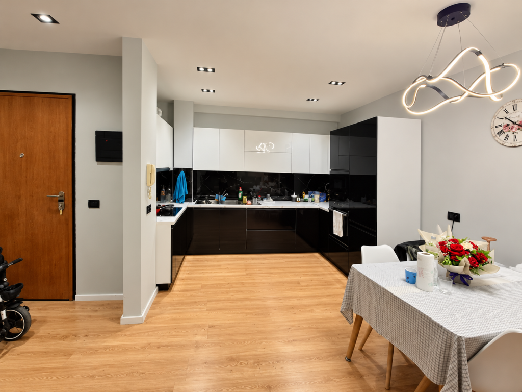 Shitet apartament 2+2+2 tek Kopshti Botanik