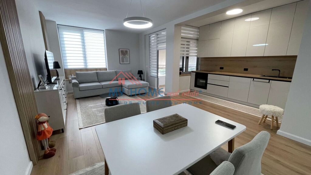 Apartament 2+1 me qera Qender ne Tirane