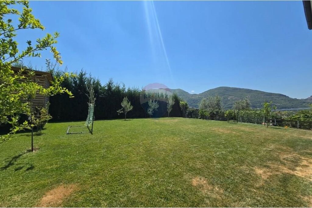 Vilë me qira / për qira -Long Hill Rezidence ,Tiranë