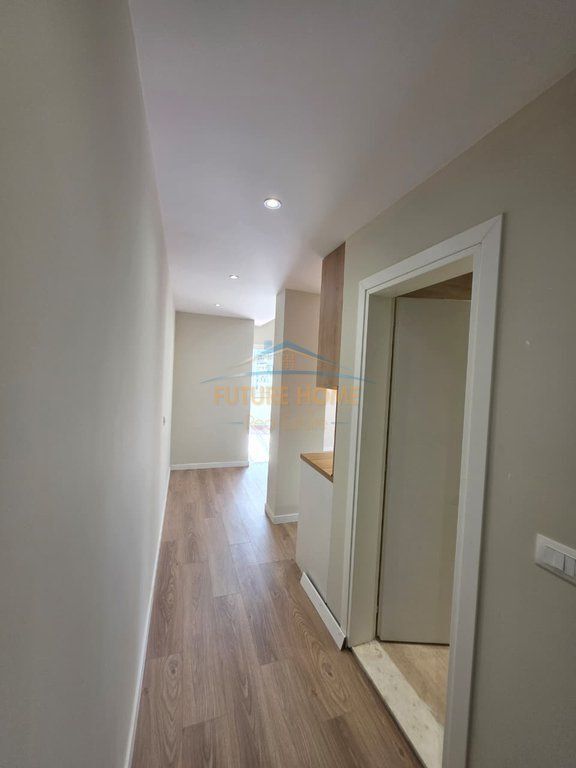 For sale, 1+1 apartment, Komuna e Parisit!