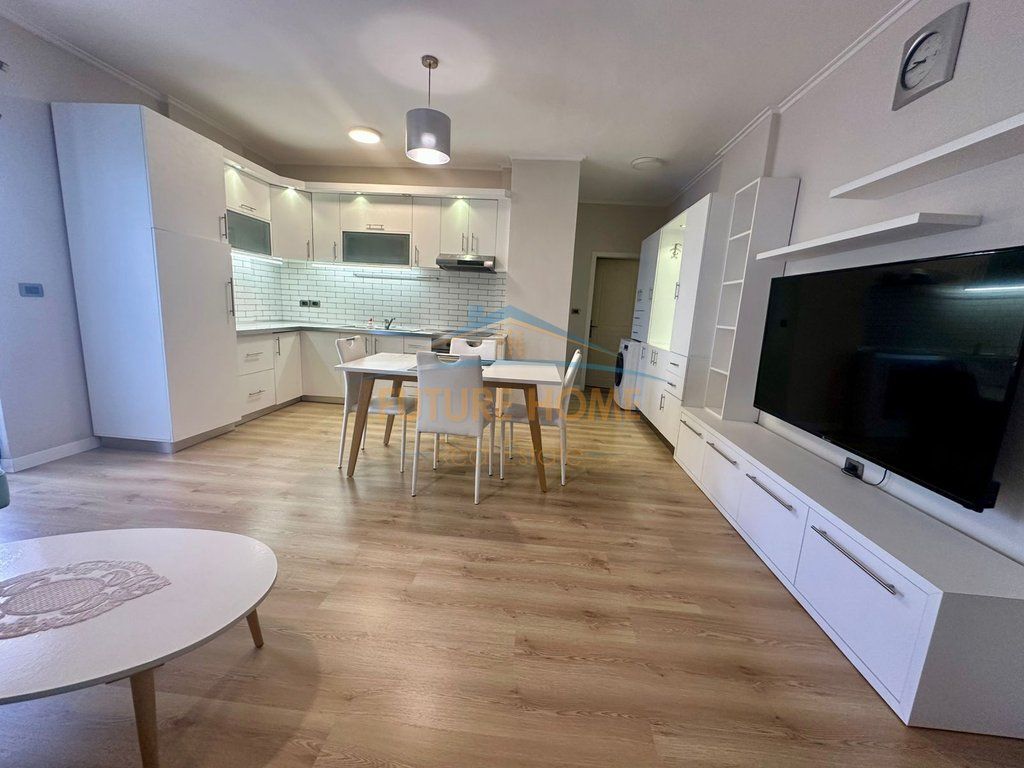 Rental bargain, 1+1 apartment, near Square 21, Tirana