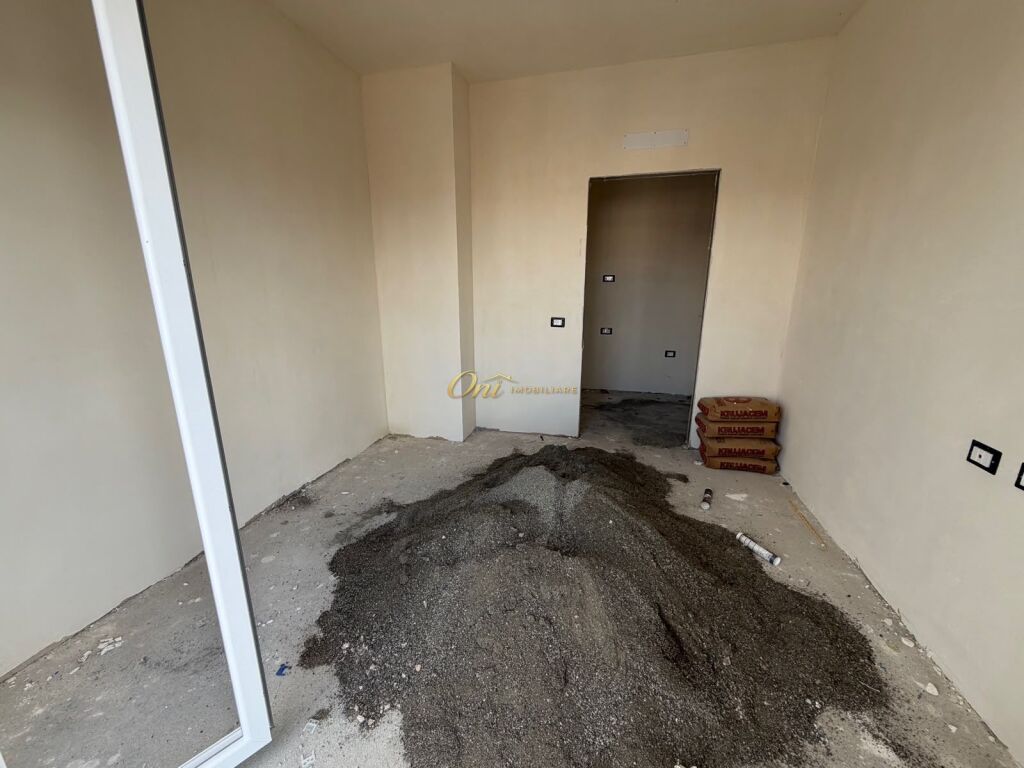PASKUQAN APARTAMENT PER SHITJE 2+1
