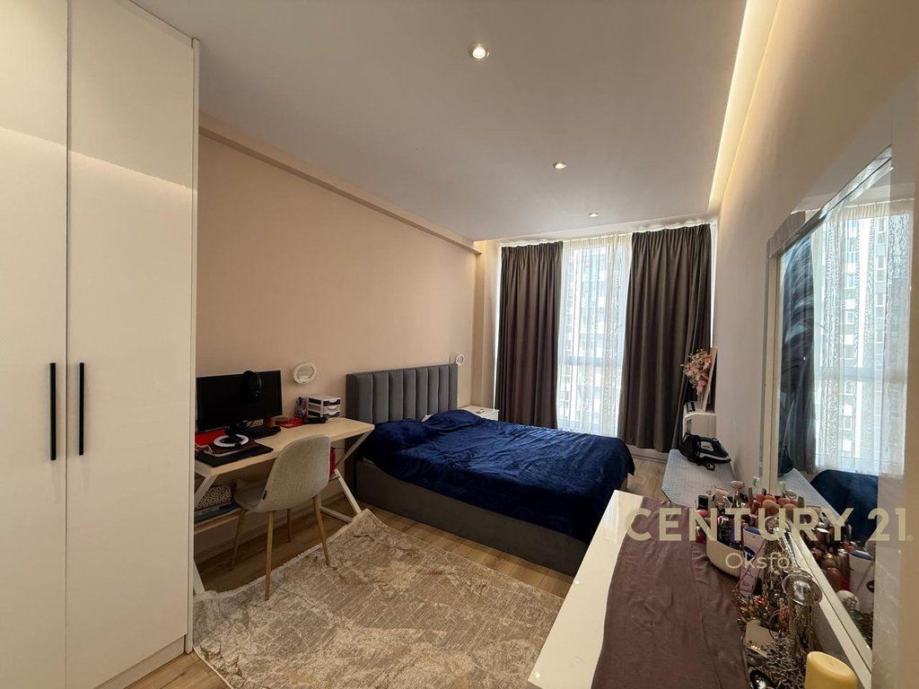 WE ARE SELLING A 2+1+2 APARTMENT AT USLUGA, THE NEW BOULEVARD, TIRANA!