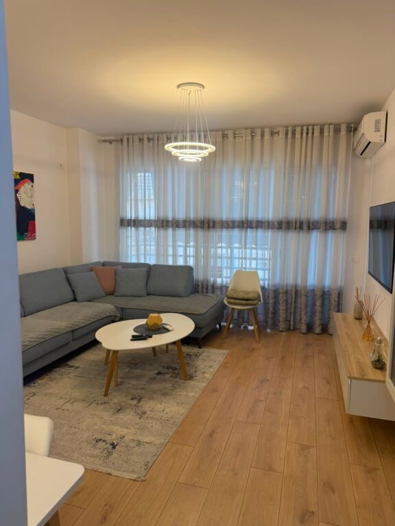 Shitet apartament 1+1 Rruga e Kavajes