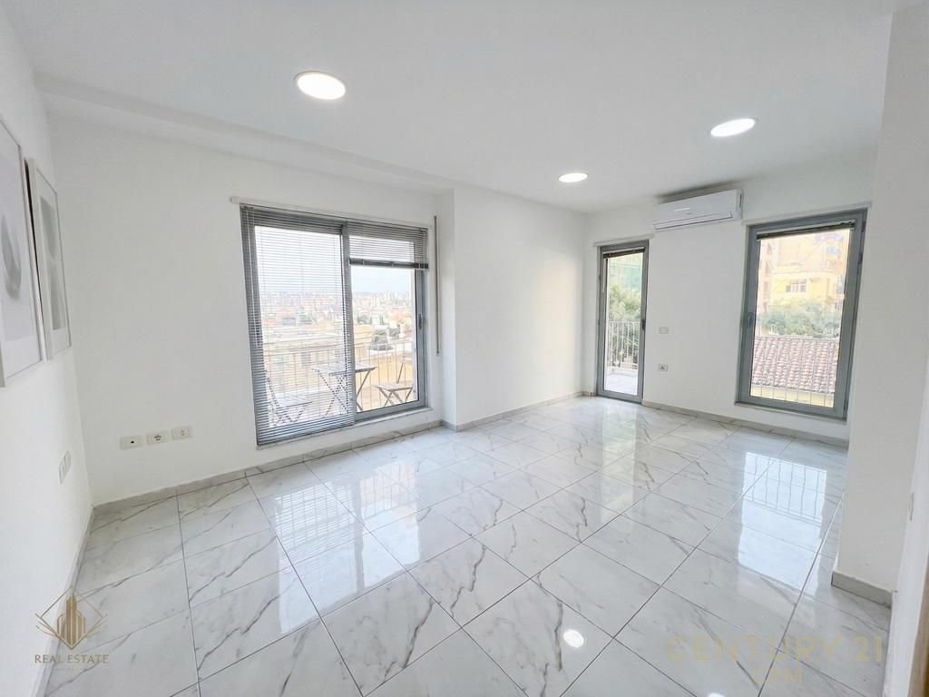 Apartament 3+1 per qira tek Rruga e Kavajes!
