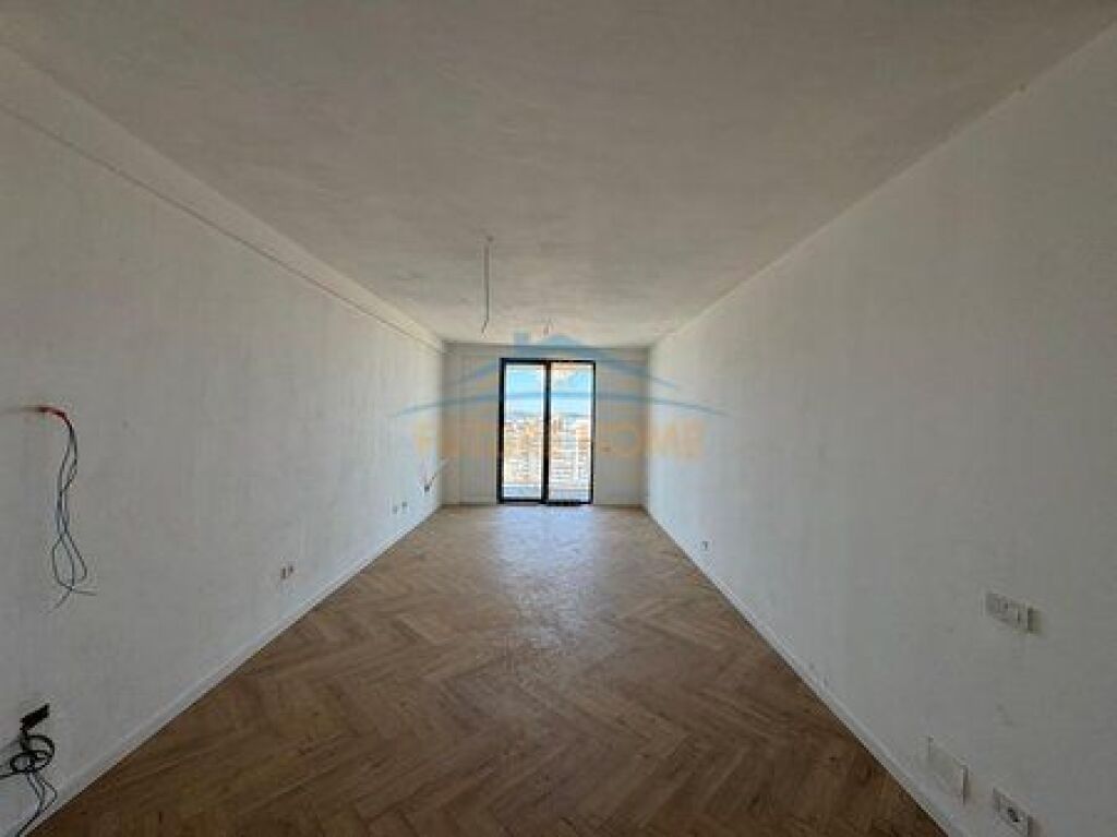 In vendita, Appartamento 3+1+2, Via "Mine Peza", Tirana!